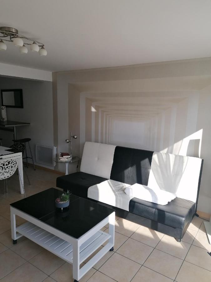 Location Maison Holiday home Reau