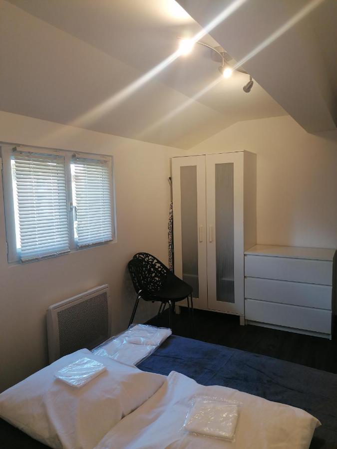 Location Maison Vakantiehuis Réau